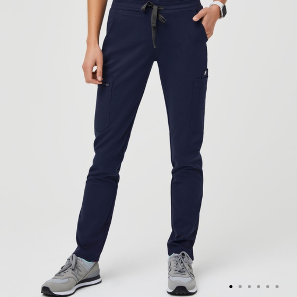 Figs yola navy scrub pant